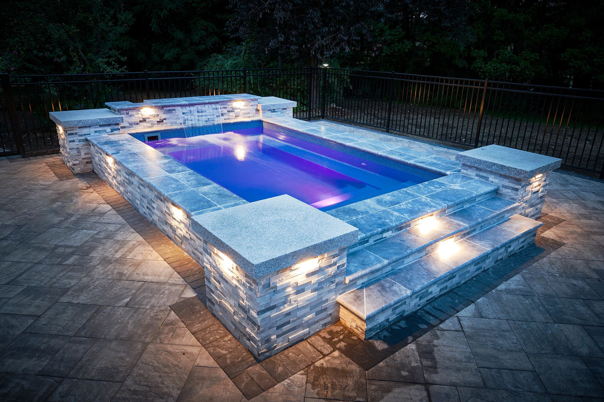 AM Pools and Gardens - Pool Lighting
